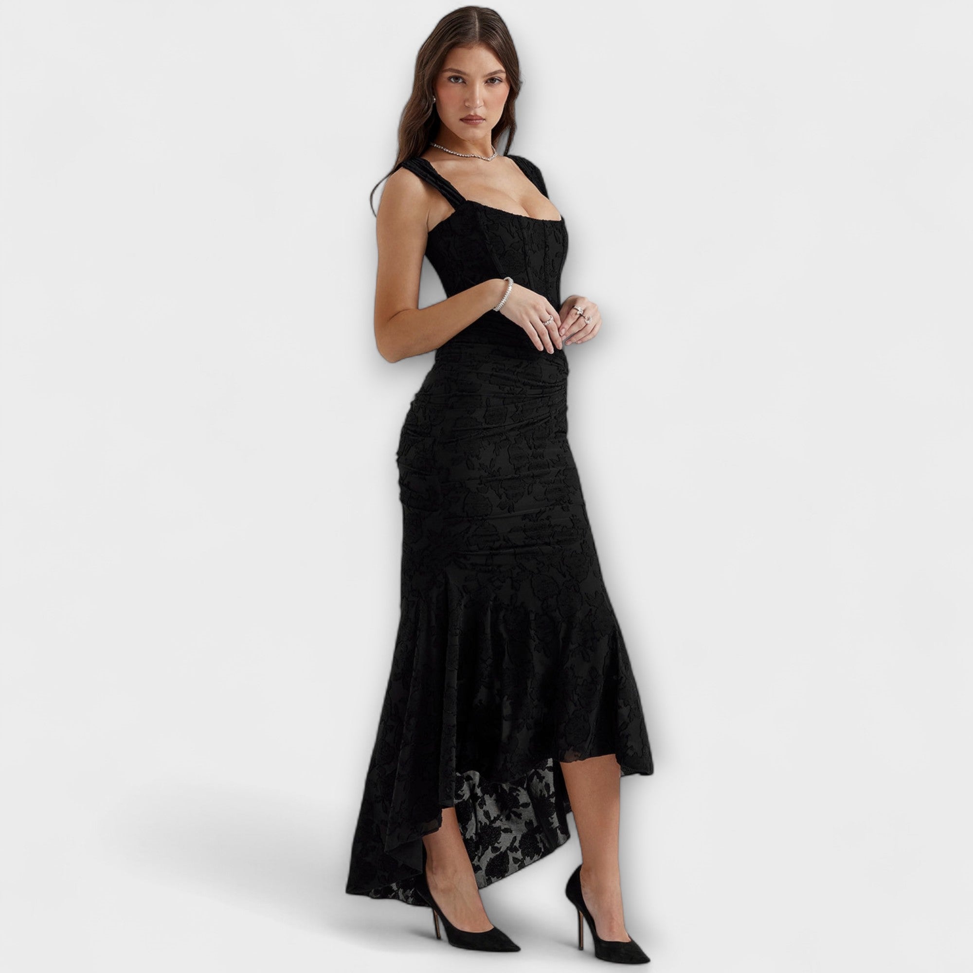 Renske – Long Dress with Elegant and Refined Corset