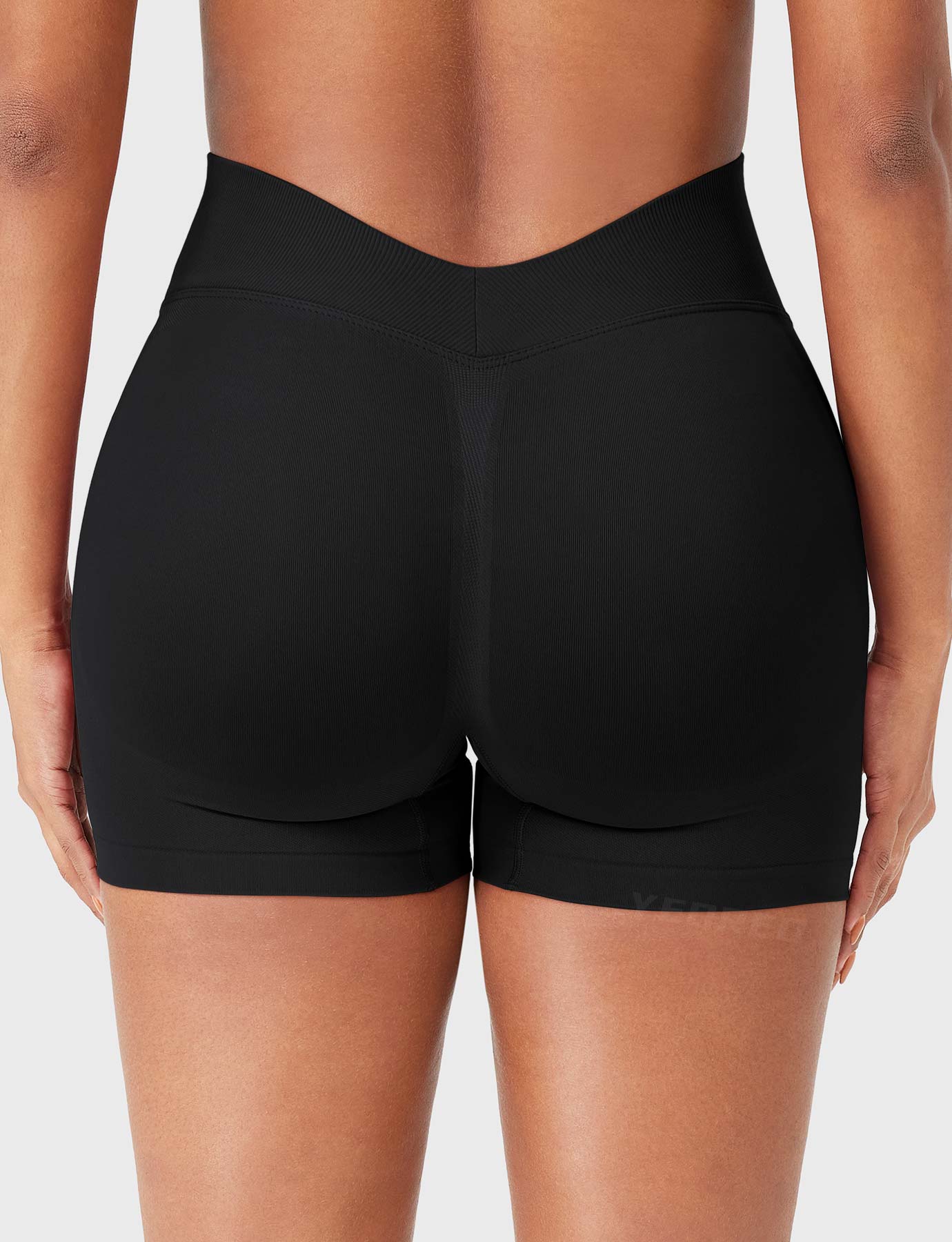 Velouré SoftHue 3.6" V-back Seamless Shorts
