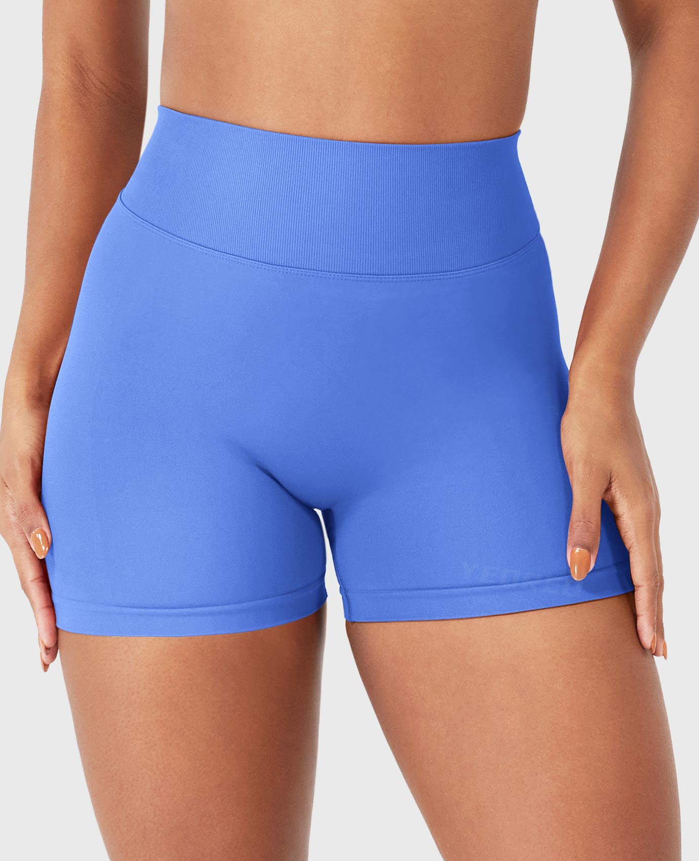 Velouré SoftHue 3.6" V-back Seamless Shorts