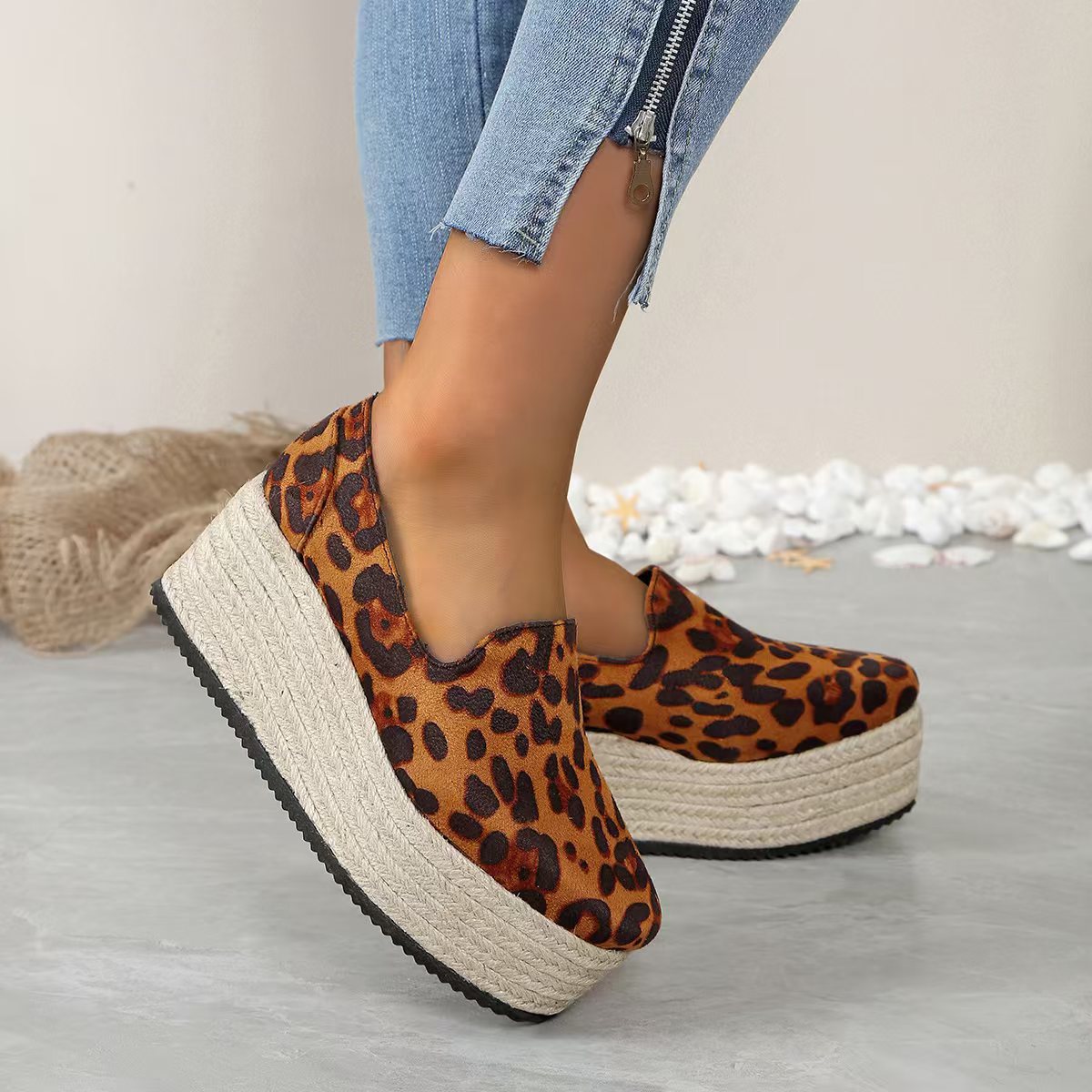 Ivy Manhattan | Unique Piece Platform
