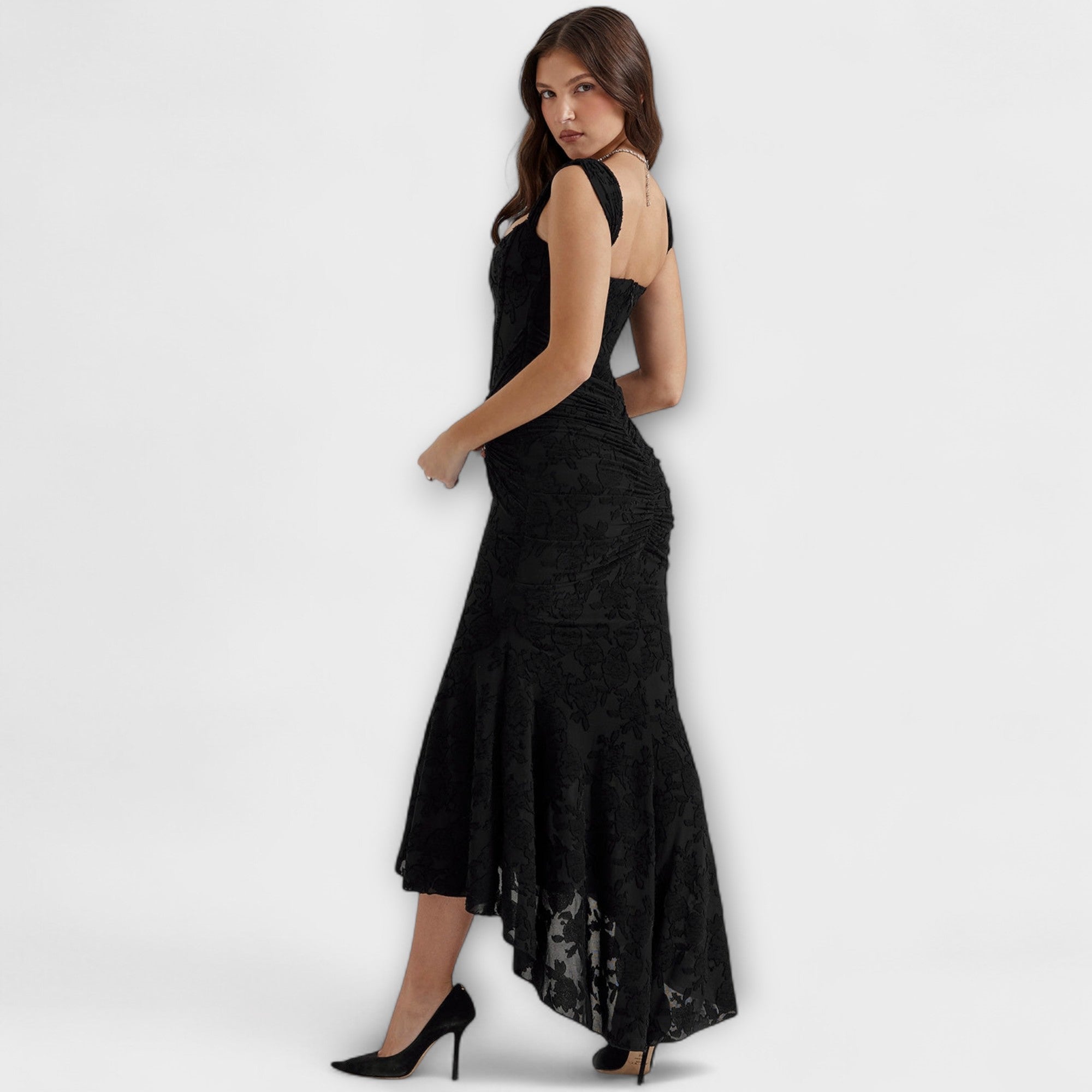 Renske – Long Dress with Elegant and Refined Corset