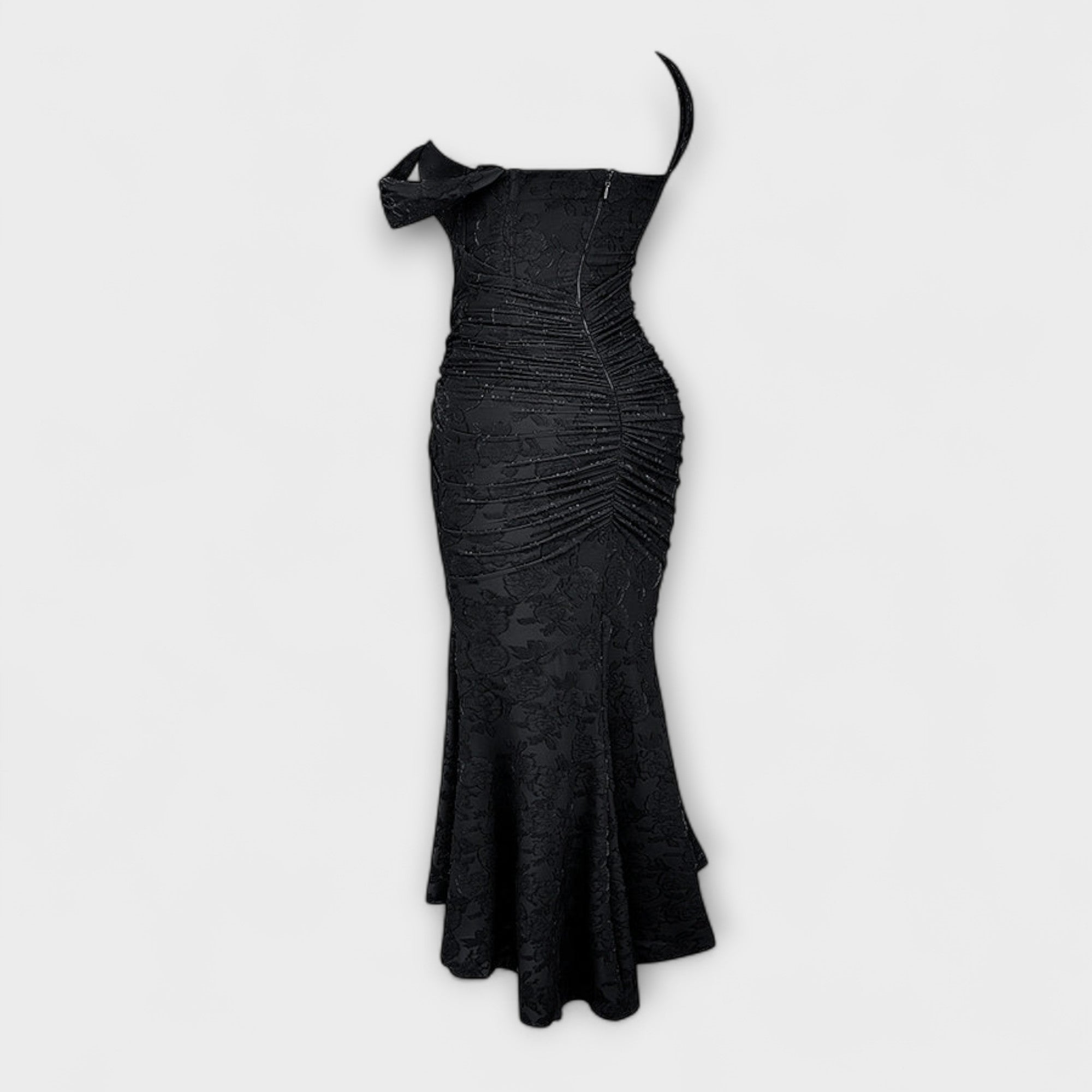 Renske – Long Dress with Elegant and Refined Corset