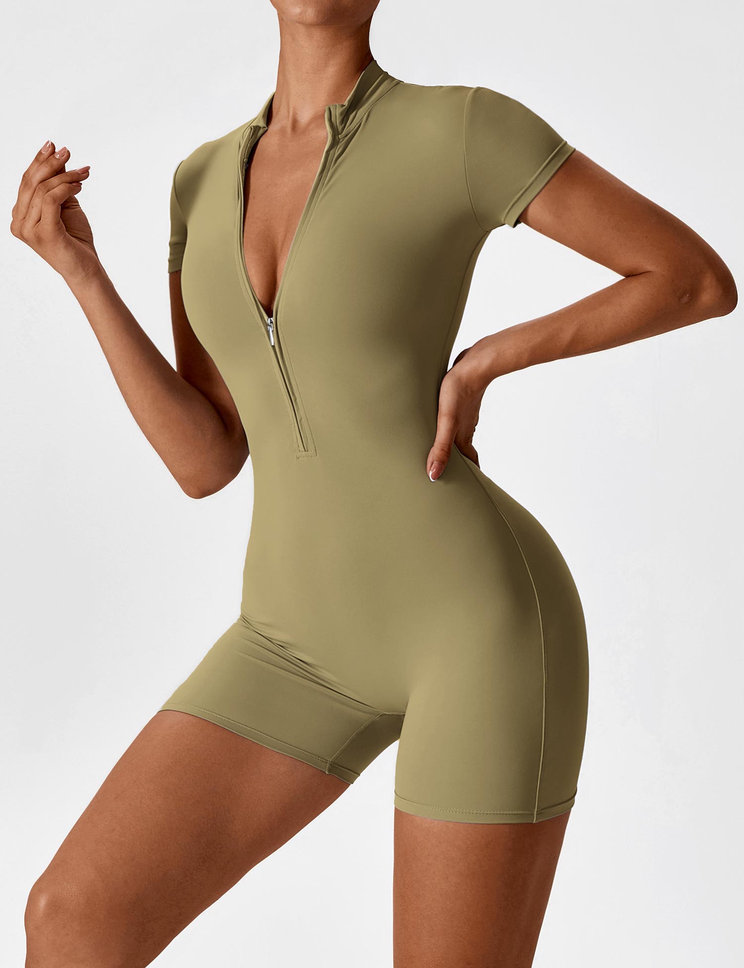 Velouré Short Sleeve Zipper Romper
