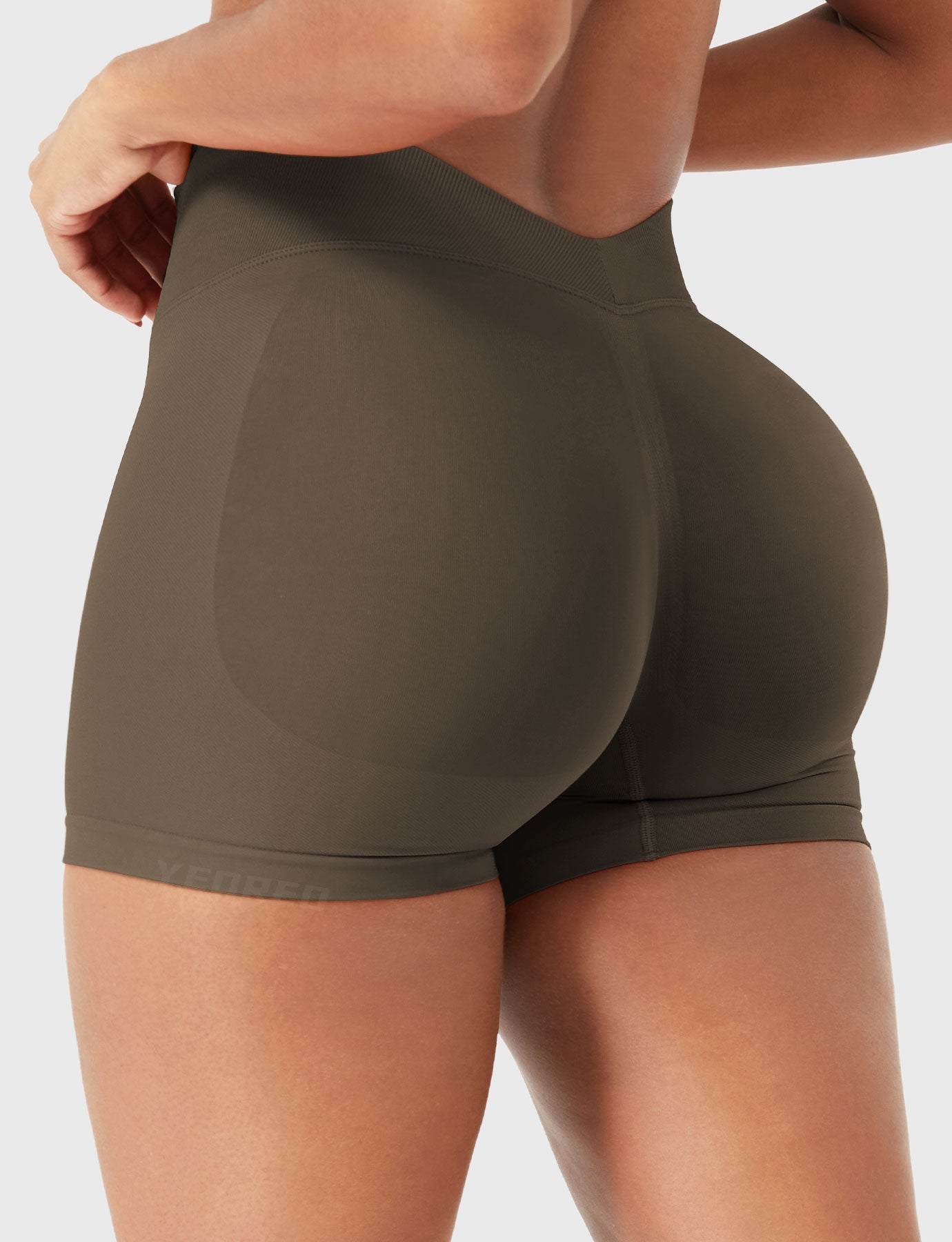 Velouré SoftHue 3.6" V-back Seamless Shorts
