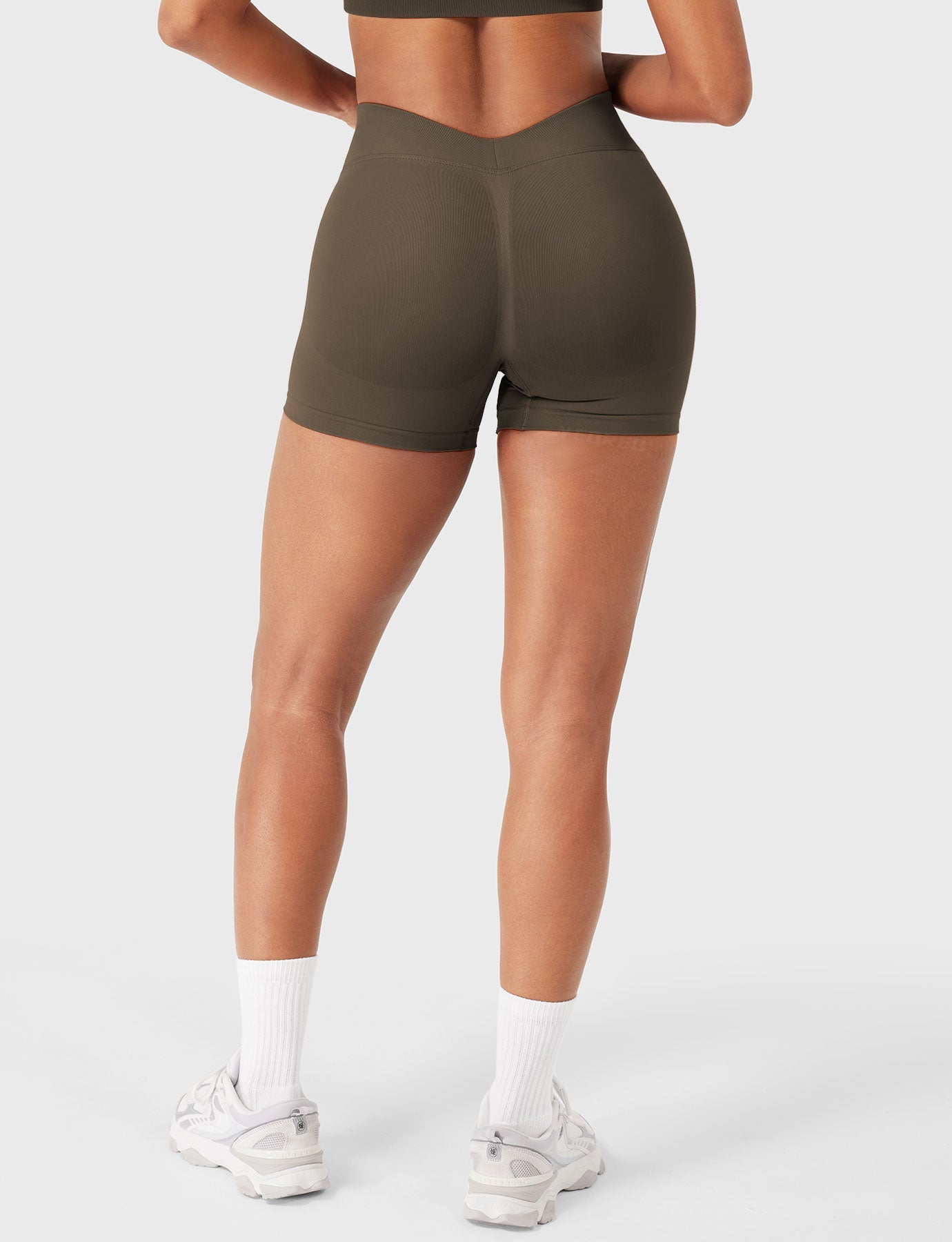 Velouré SoftHue 3.6" V-back Seamless Shorts
